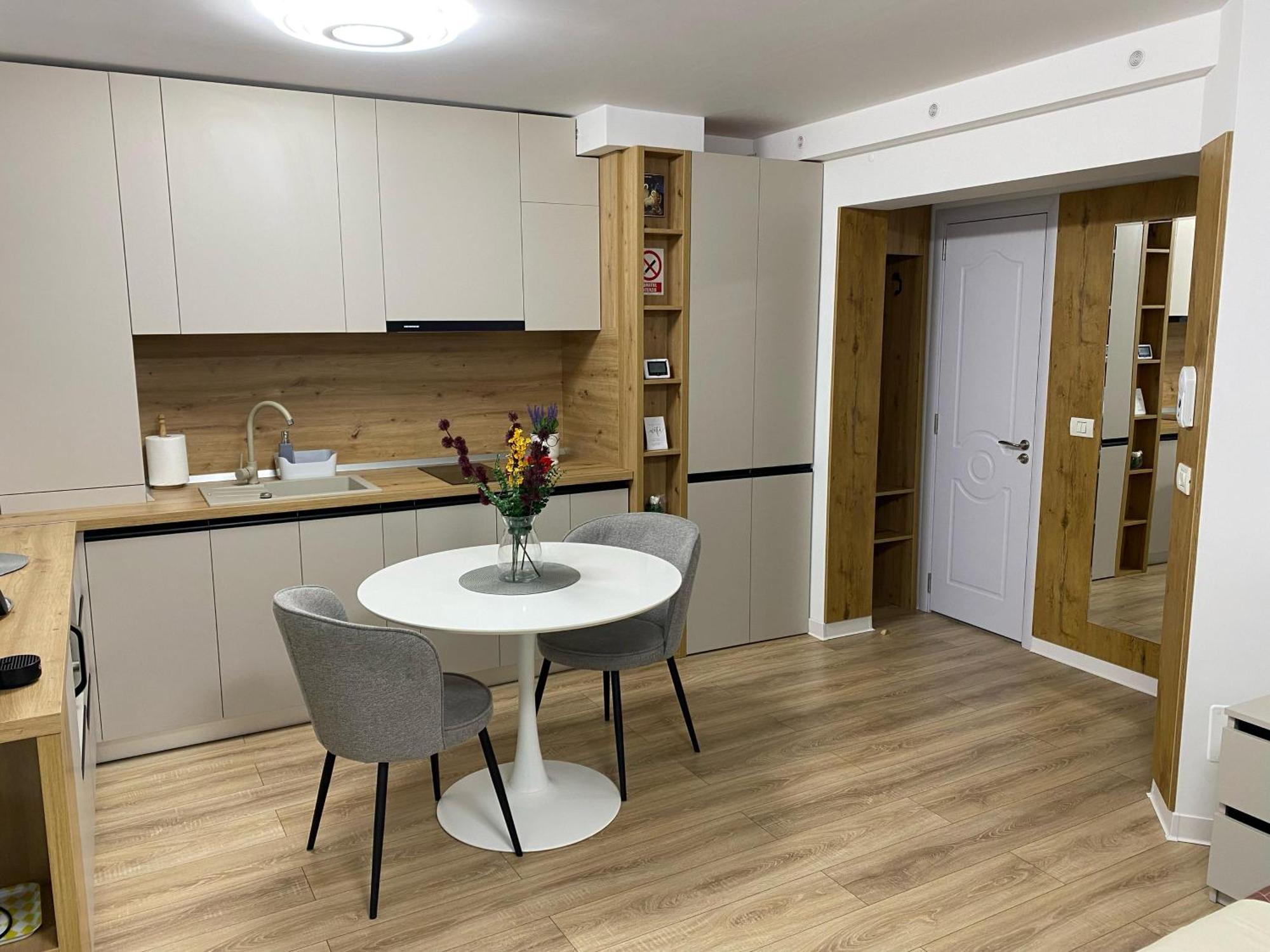 Central Luxury Apartment Ясси Екстер'єр фото