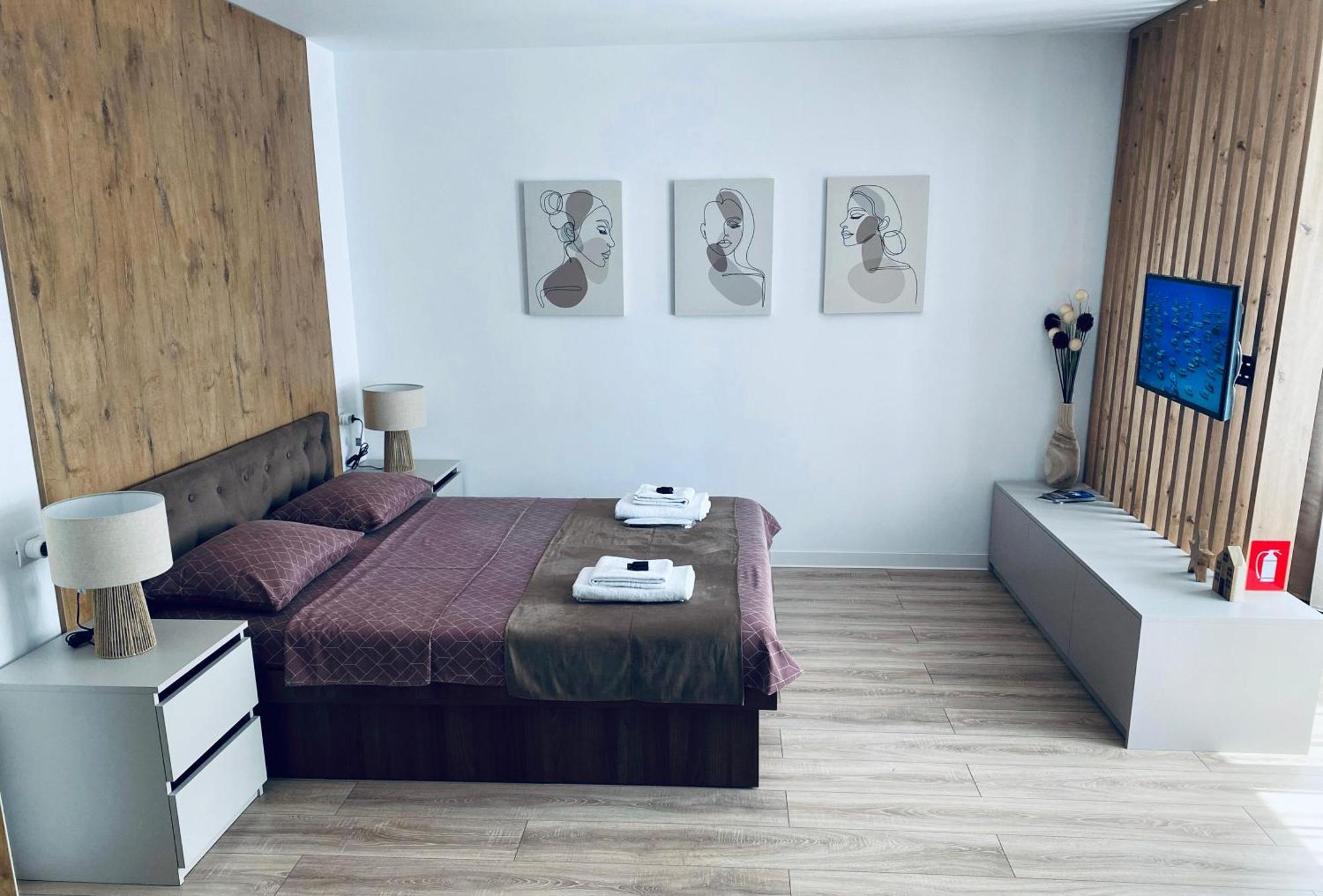 Central Luxury Apartment Ясси Екстер'єр фото