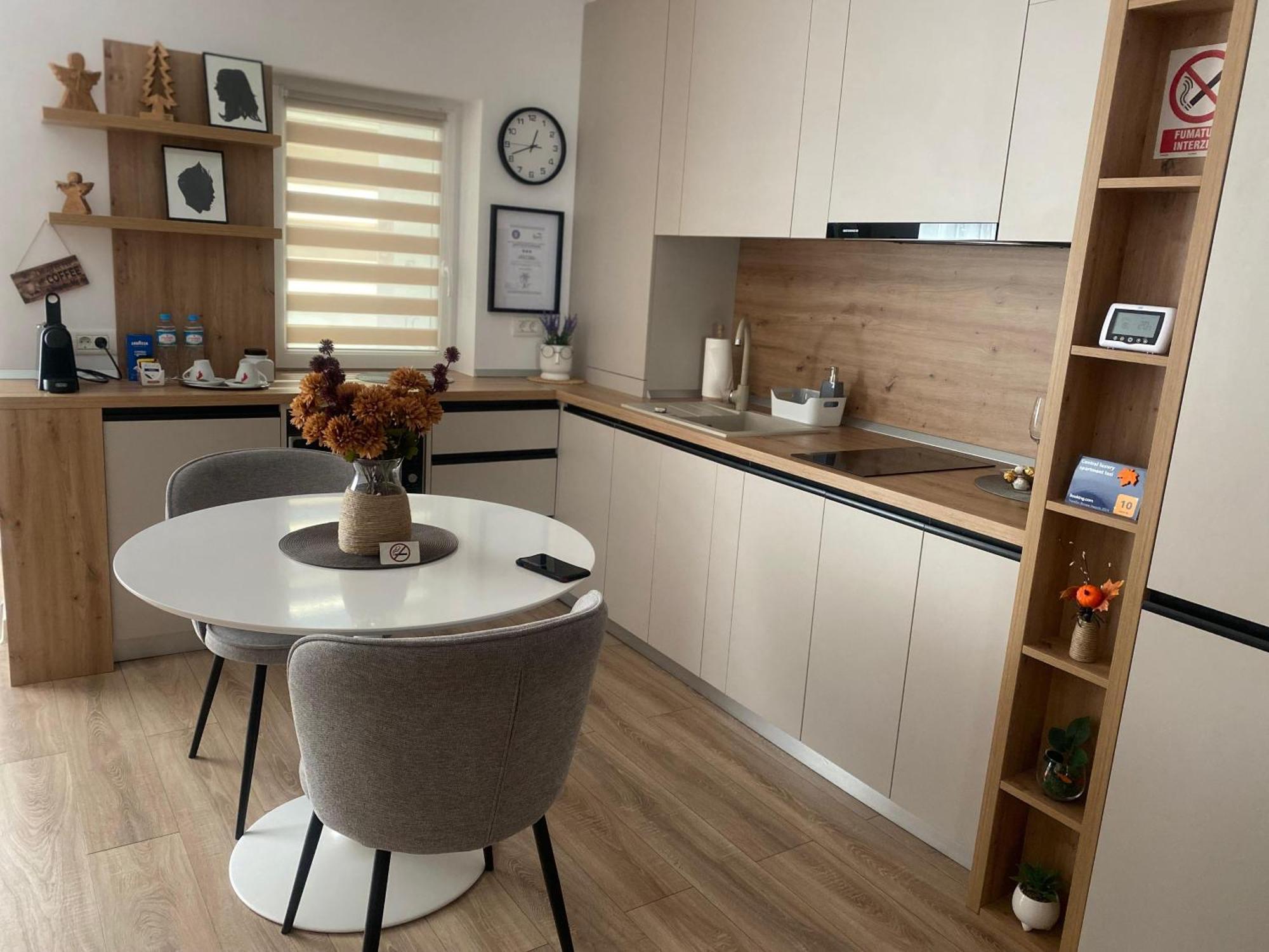 Central Luxury Apartment Ясси Екстер'єр фото